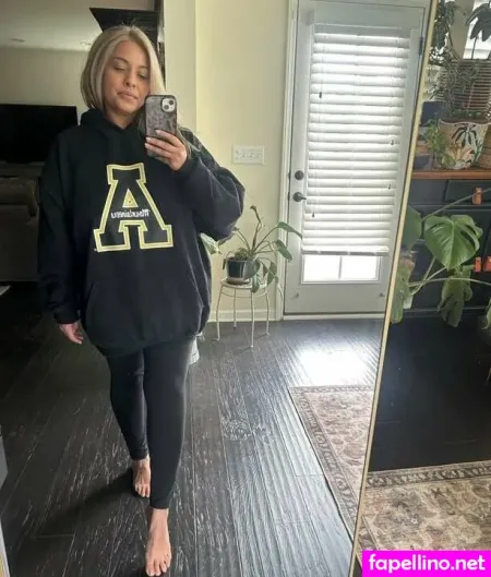 Makenna OnlyFans Thumbnail #212gKvWIQJ