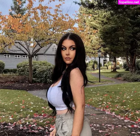 Makenzie OnlyFans Thumbnail #c0AcuVSGEe