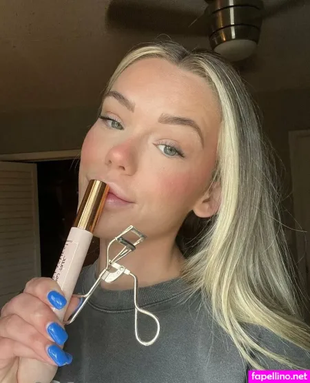 Makeupwithmeredithh OnlyFans Thumbnail #F5vMy4JxeV