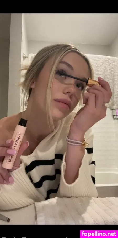 Makeupwithmeredithh OnlyFans Thumbnail #jHzUOzSoDZ