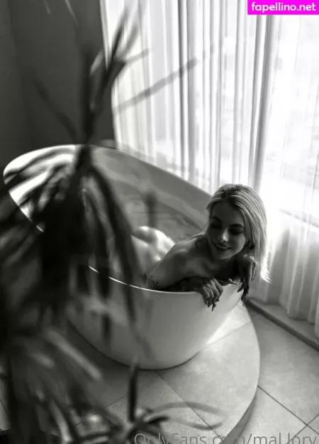 Mal Lory OnlyFans Thumbnail #SWW27gf1c5