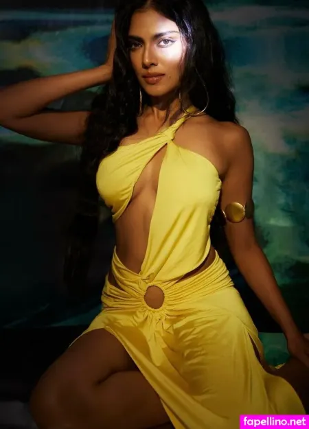 Malavika Mohanan OnlyFans Thumbnail #4RkdAfguGG