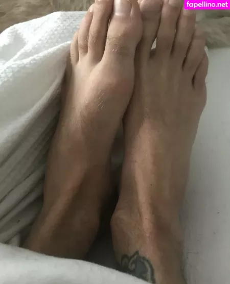 Male Feet Uk OnlyFans Thumbnail #dJOjiFOamq