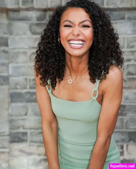 Malika Andrews OnlyFans Thumbnail #5fowrGLNyu