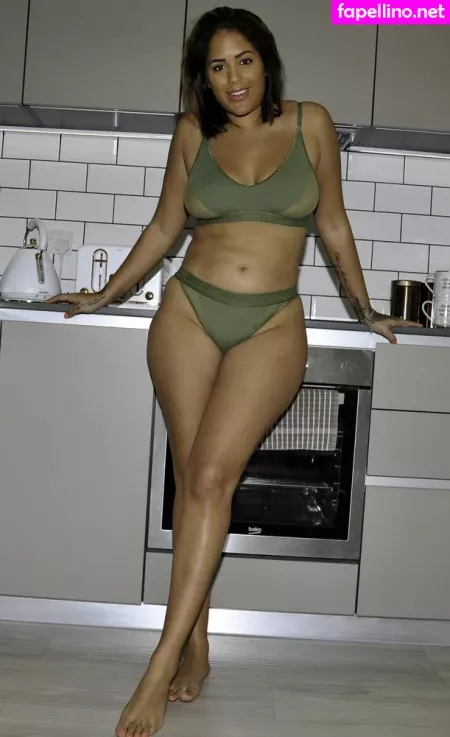 Malin Andersson OnlyFans Thumbnail #2oQNR88Bwo