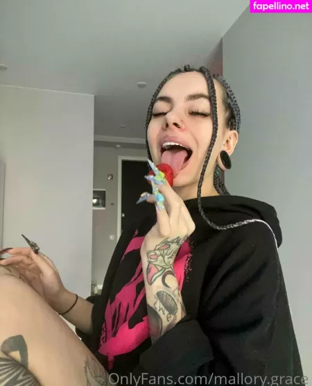 Mallory Grace OnlyFans Thumbnail #Wkffc1exZm