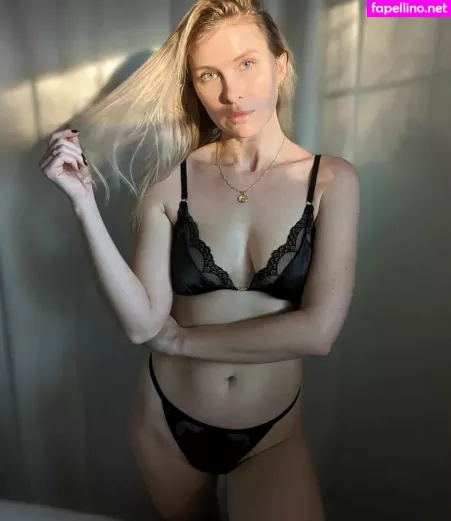 Mallory Moore OnlyFans Thumbnail #4pQdjFgb7i