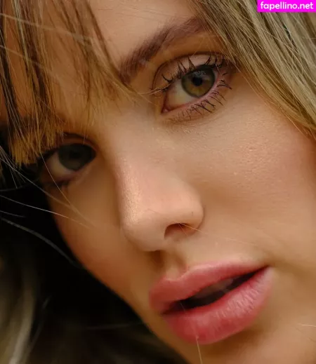 Mally Restrepo OnlyFans Thumbnail #ggm9e4uaXz