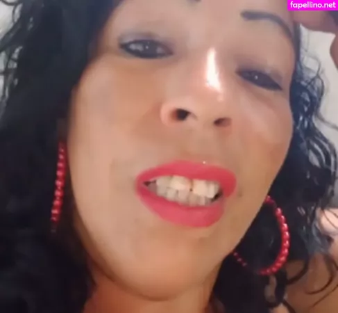 Maluquinha Dinha OnlyFans Thumbnail #X2NKrL5TKs