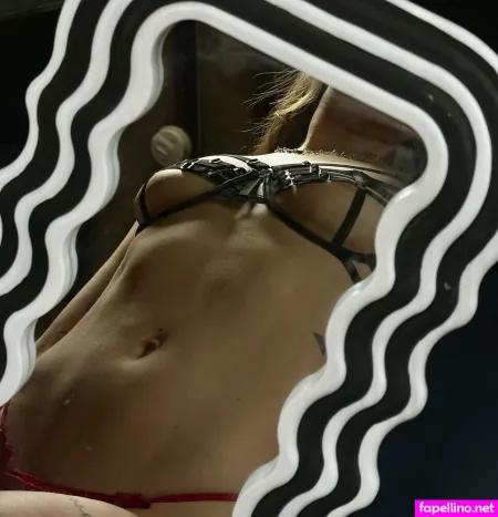 Mamahoneybadger OnlyFans Thumbnail #5y8VkHShoV