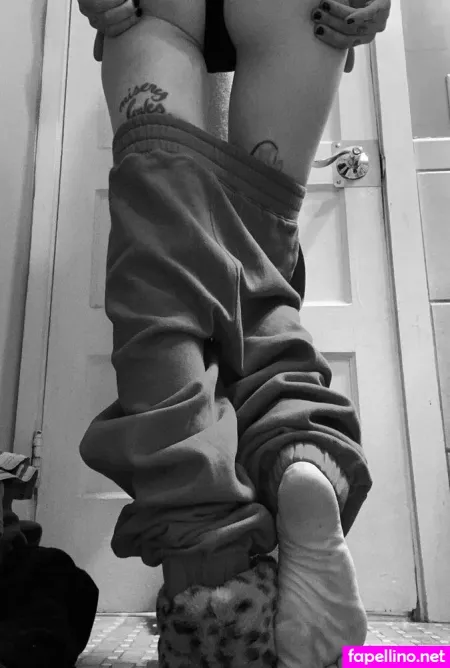 Mamas Feet Xo OnlyFans Thumbnail #tHopuma8U4