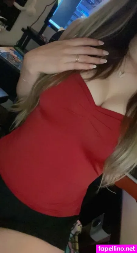 Mamfie OnlyFans Thumbnail #wAhFy3D6iX