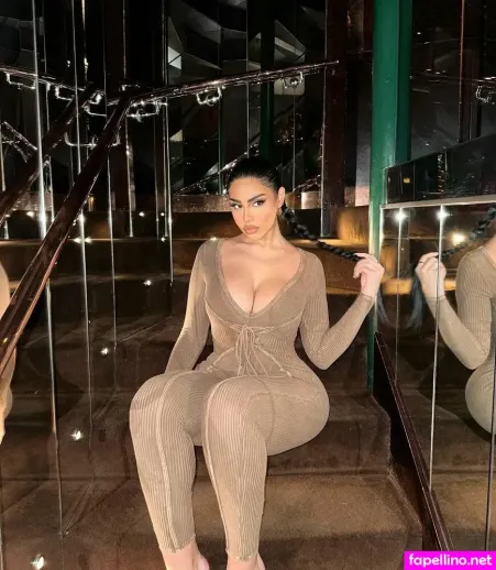 Mandi Vakili OnlyFans Thumbnail #7IXKKUxF18