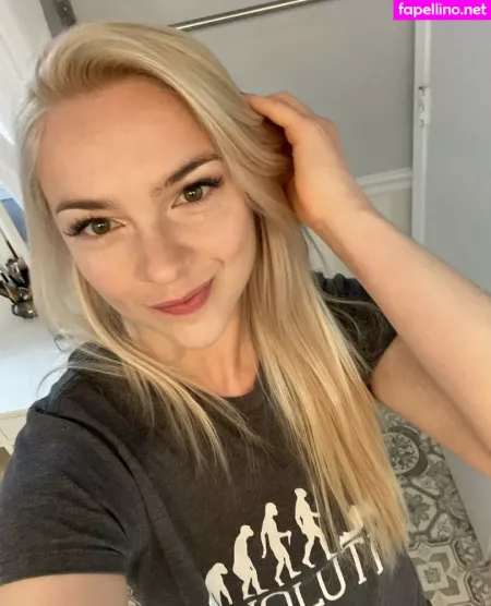 Mandy Marx OnlyFans Thumbnail #YwVkMOVE35