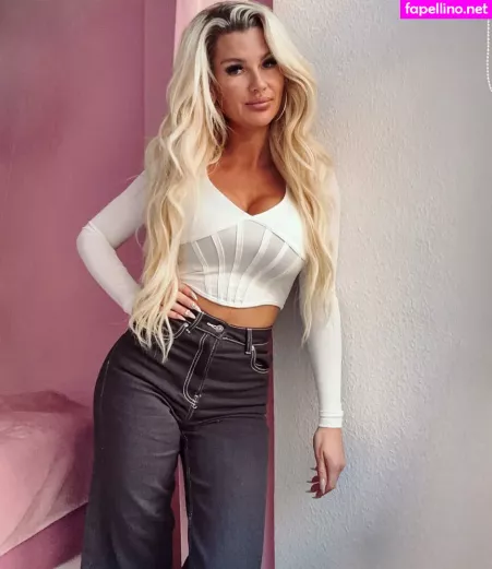 Manja Ihrke OnlyFans Thumbnail #Jm0QyWMJd9