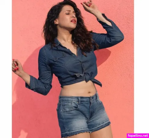 Mannara Chopra OnlyFans Thumbnail #zq2VJe3DrS