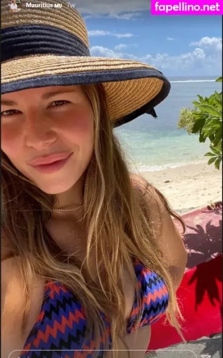 Manon Lagreve OnlyFans Thumbnail #3QTAIhX6Mo