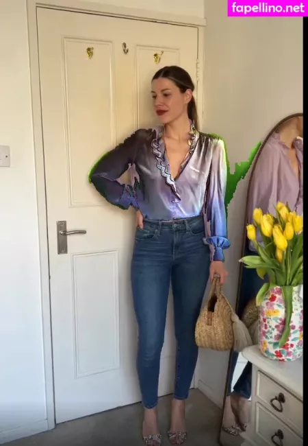 Manon Lagreve OnlyFans Thumbnail #HlFZ2dfW0F