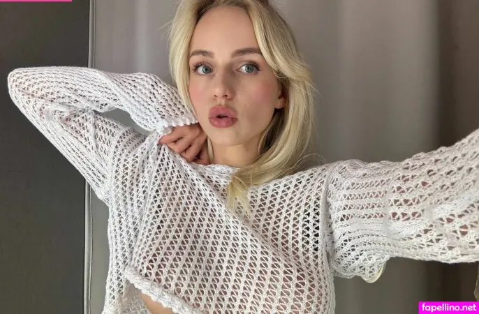 Manon Mayard OnlyFans Thumbnail #imzlwZ2O0x