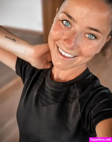 Manon Muccioli 1 OnlyFans Thumbnail #GnomgtoJmt