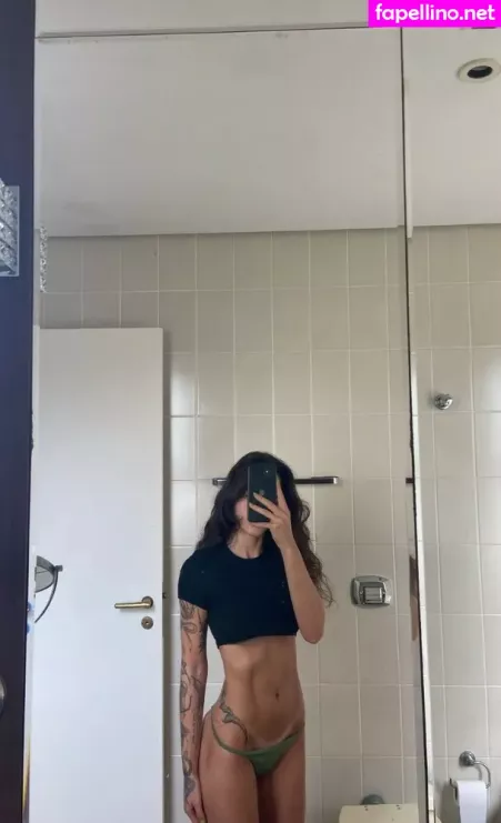 Manu Guglielmi OnlyFans Thumbnail #R6xB6144MS