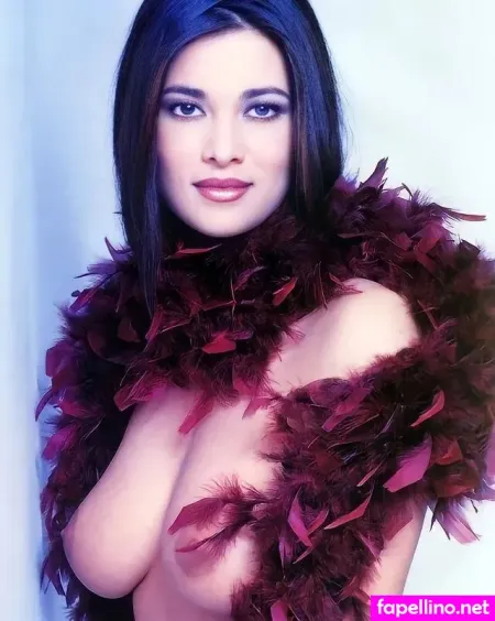 Manuela Arcuri Main Profile Photo