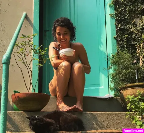 Manuela Do Monte Main Profile Photo