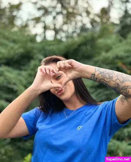 Manuela Tdi OnlyFans Thumbnail #0cxtZOduuV