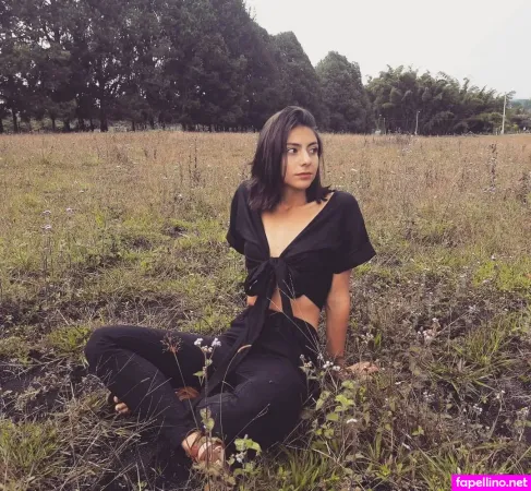 Manuela Velez OnlyFans Thumbnail #4wStvRpLyT