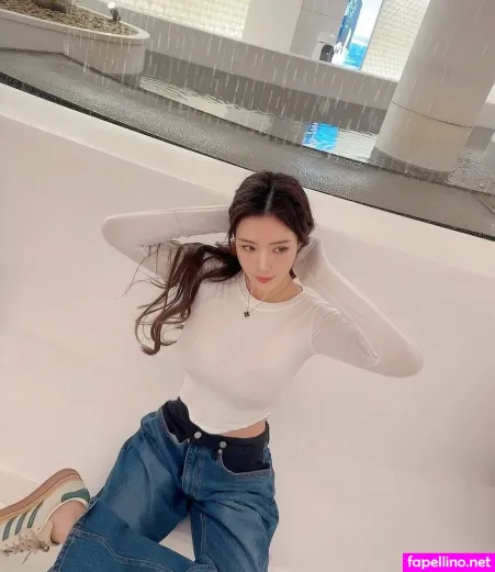 Manyo Yoojin OnlyFans Thumbnail #lc7QgMrIs9
