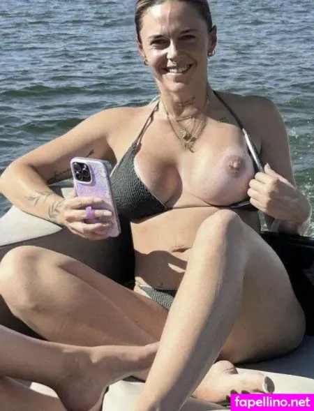 Mapi Leon OnlyFans Thumbnail #r61YbbOlU9