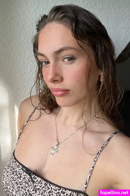 Mara Hlbach OnlyFans Thumbnail #0MDBZiynPL