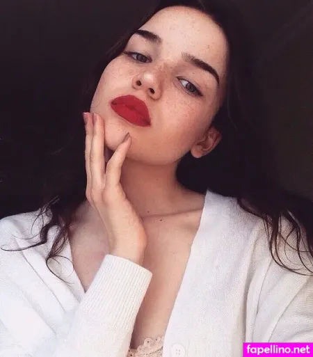 Mara Kovalchuk OnlyFans Thumbnail #oIj6fuUTGS