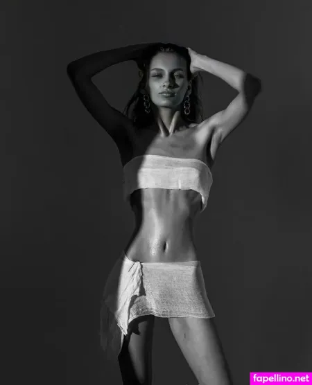 Mara Petite OnlyFans Thumbnail #CCZSkvCdr0
