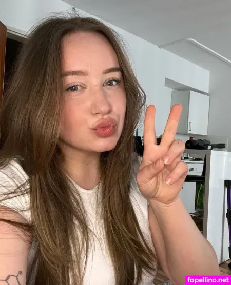 Marahoffmann OnlyFans Thumbnail #ObC8sJbZPO