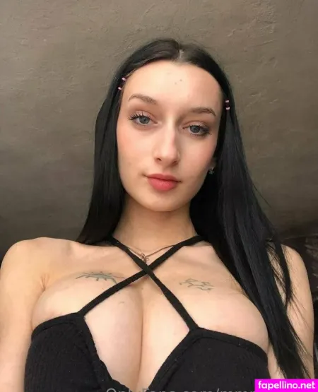 Marayaroxywhite333 OnlyFans Thumbnail #kfowBg3L3G