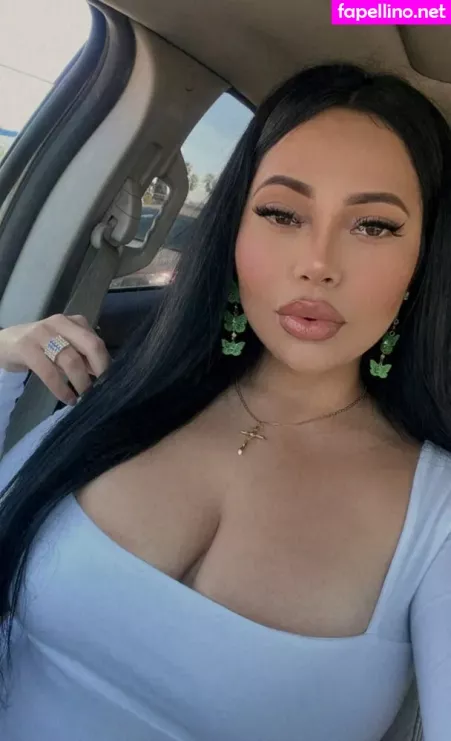 Marelaine21 OnlyFans Thumbnail #uDsDARNeIL