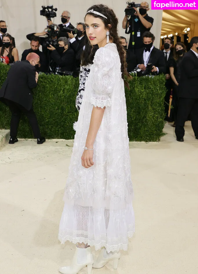 Margaret Qualley, margaretqualley Nude Leaked OnlyFans Photo #8ySvYd2Tix