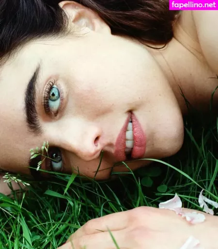 Margaret Qualley OnlyFans Thumbnail #BM9kKiD6ss