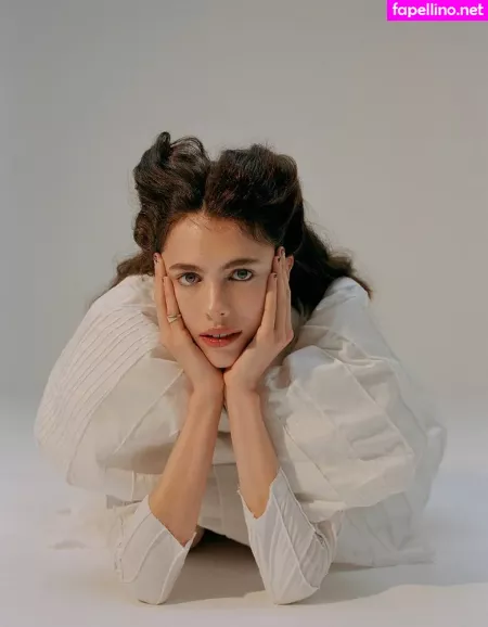 Margaret Qualley OnlyFans Thumbnail #K6H83xeWqS