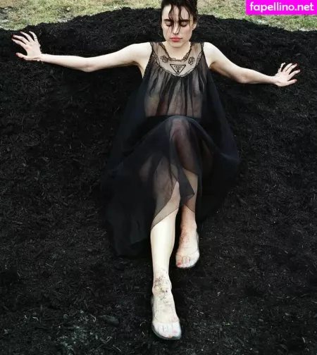 Margaret Qualley OnlyFans Thumbnail #LkelnoBQpg