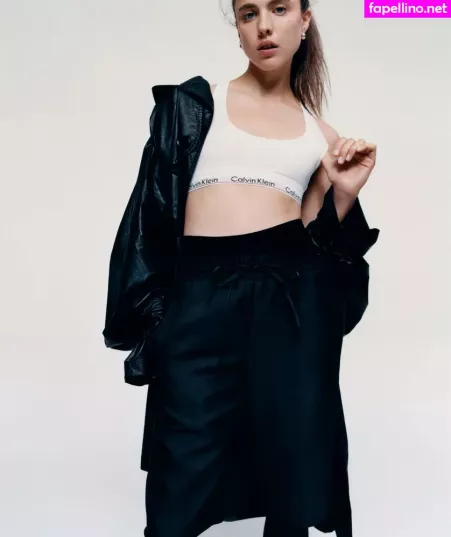 Margaret Qualley OnlyFans Thumbnail #Q9vzAq0jHs