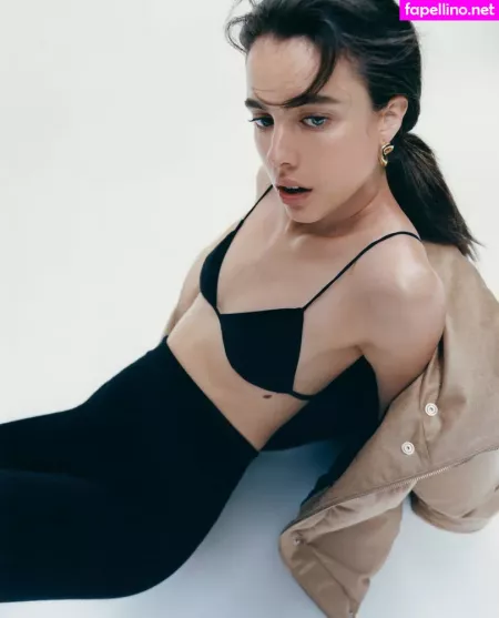 Margaret Qualley OnlyFans Thumbnail #mvOI01AK68