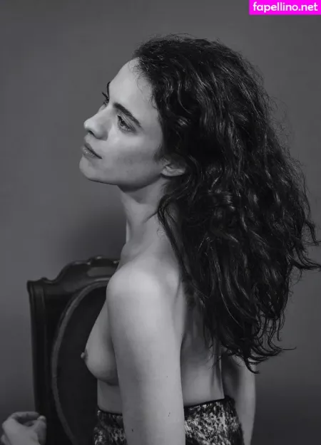 Margaret Qualley OnlyFans Thumbnail #nikWckOzrN