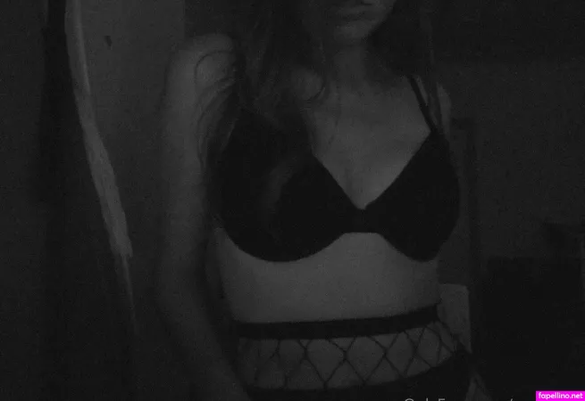 Mari Myr OnlyFans Thumbnail #CSkOUGueOD