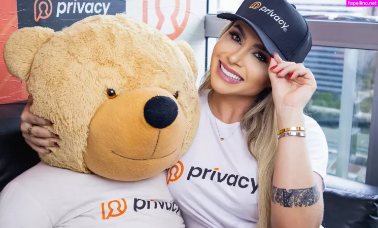 Mari Reis 2 OnlyFans Thumbnail #AmcWXmRdzJ