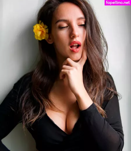 Maria De Nati OnlyFans Thumbnail #P2KBwZKbdo