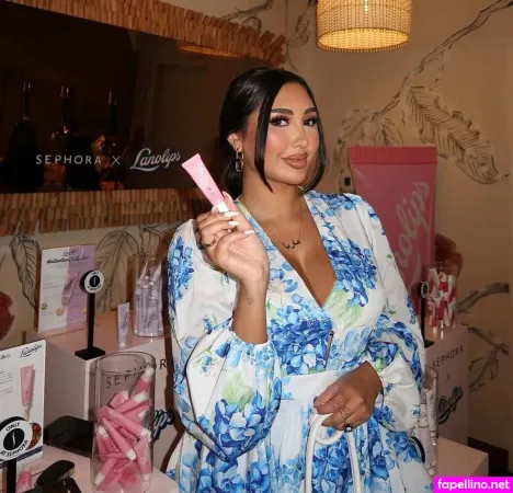 Maria Kimeh OnlyFans Thumbnail #KxzrcL4qba