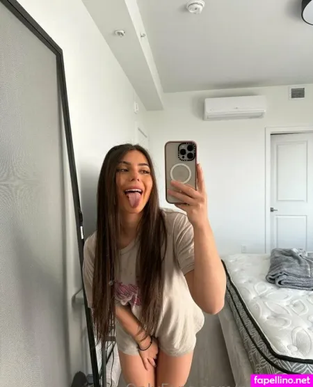 Mariaakk OnlyFans Thumbnail #AoRGRiIn0C