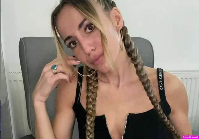 Marianna Schreiber OnlyFans Thumbnail #K37d31dUYH